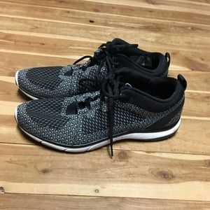 sierra active sneaker